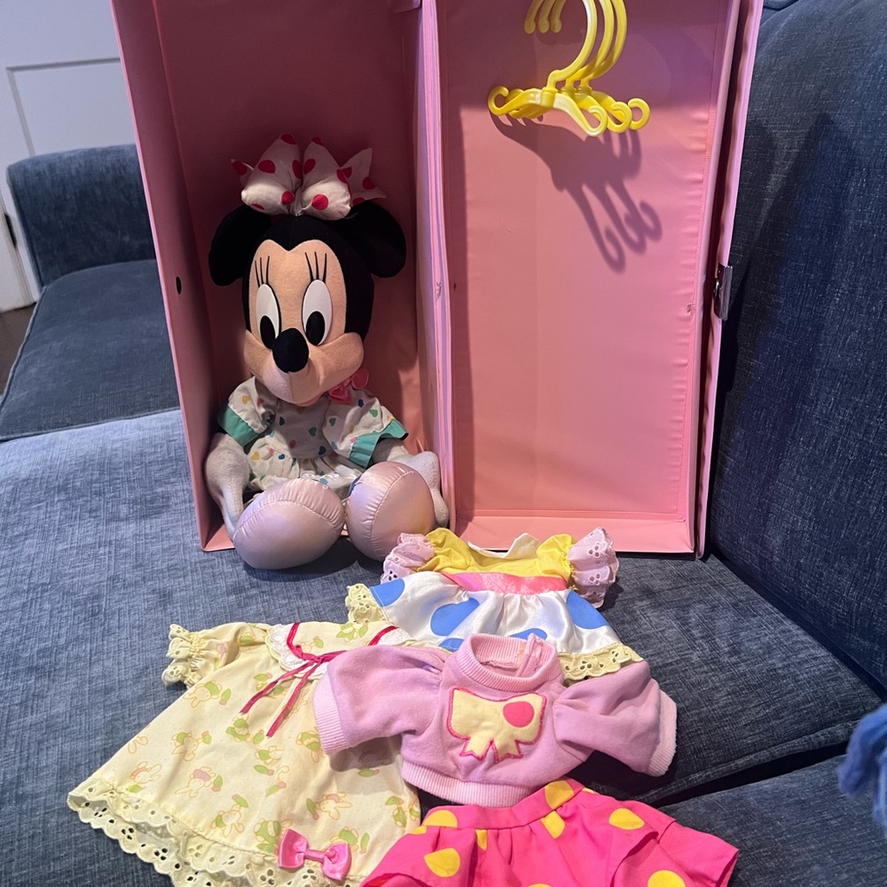 1990’s Vintage Minnie n’ Me 15” Minnie Plush doll with travel case and outfits
